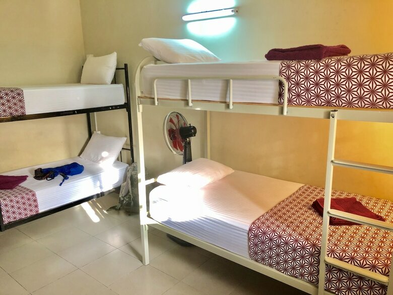 Hostal Trip 'n' Chill Hostels Colombo Airport