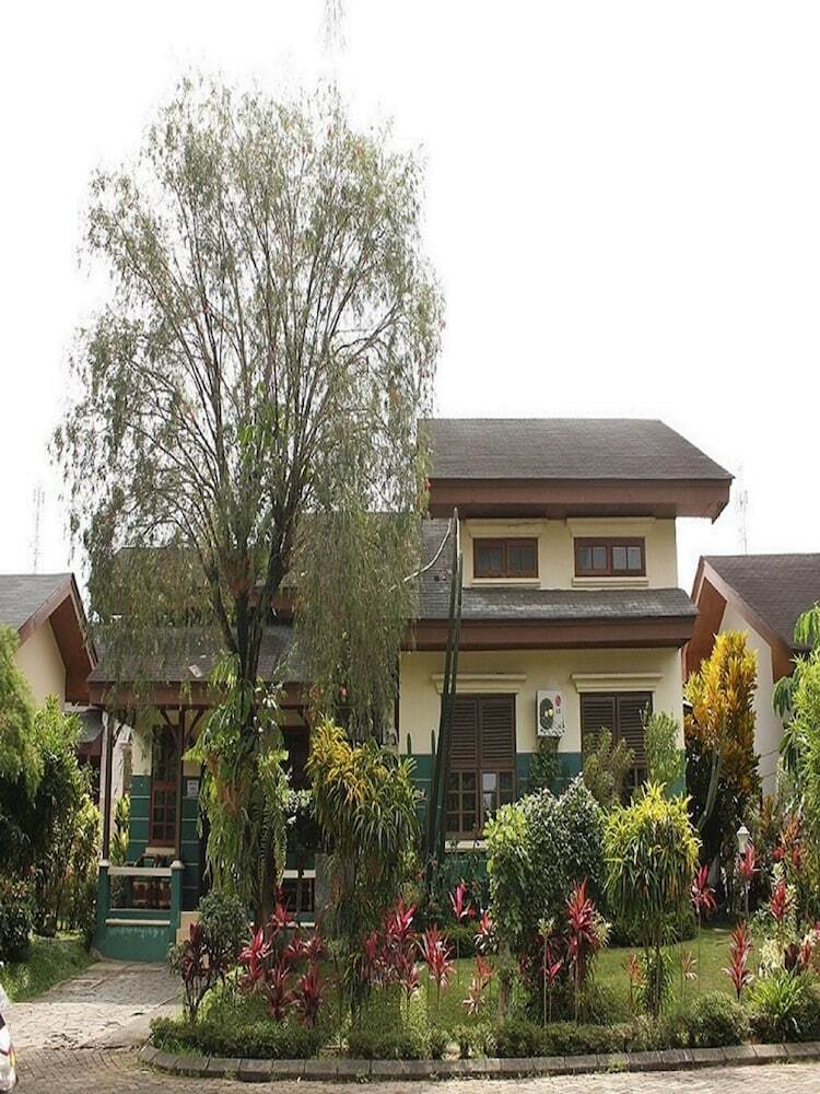 Villa Kota Bunga Seruni