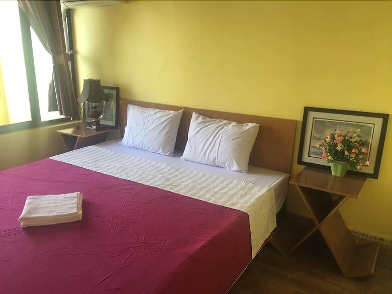 Hostal Le Pont Bungalow Hostel
