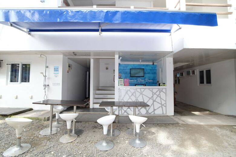 Hotel Zen Rooms Blue Dawn Station 3