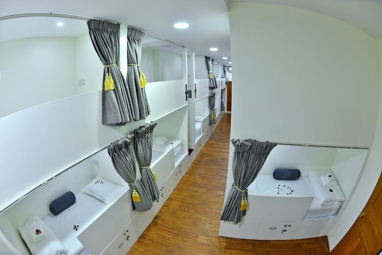 Hostal Backpacker Hostel - Adults Only