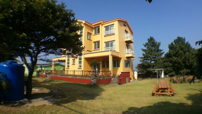 Hostal Jun House - Hostel