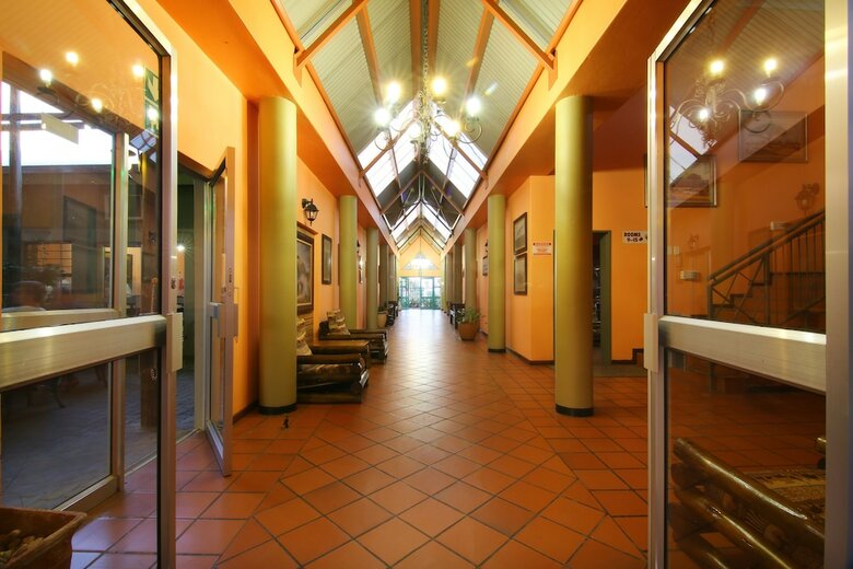 Kalahari Arms Hotel