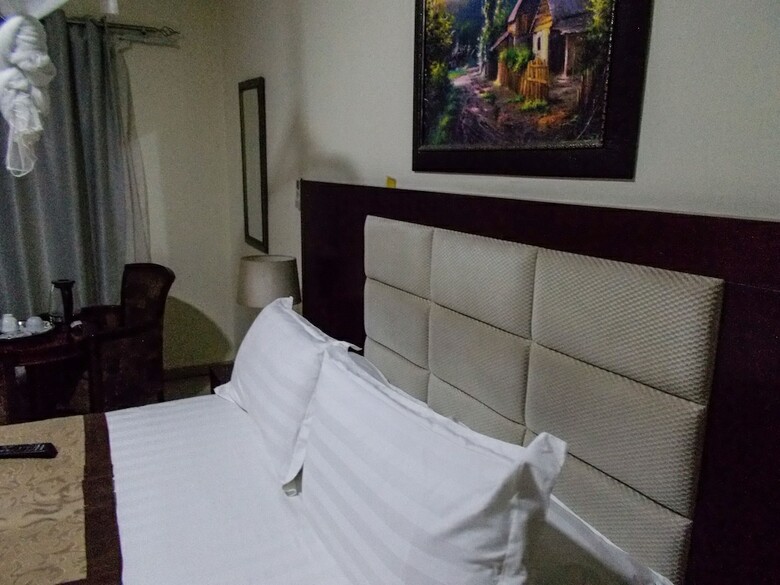 Hotel Four Pillars Lodge