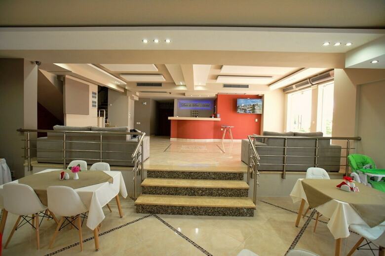 Sun & Sea Luxury Hotel