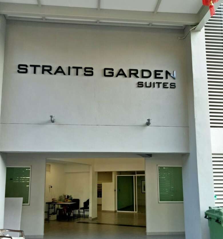 Apartamentos Straits Garden Comfort Suite