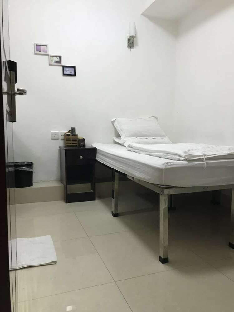 Hotel Artland Guest House