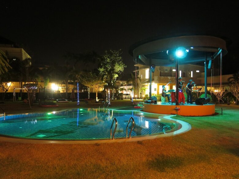 Hotel Jazz U Garden Resort