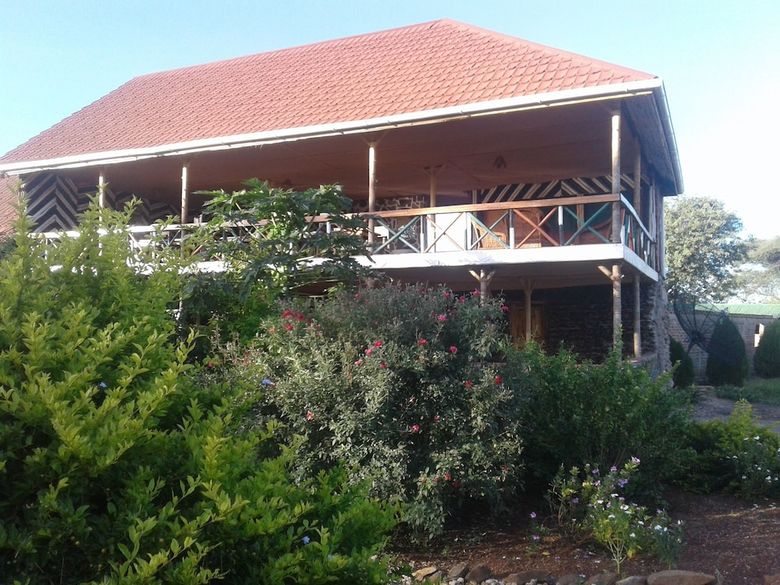 Posada Ikoma Safari Camp