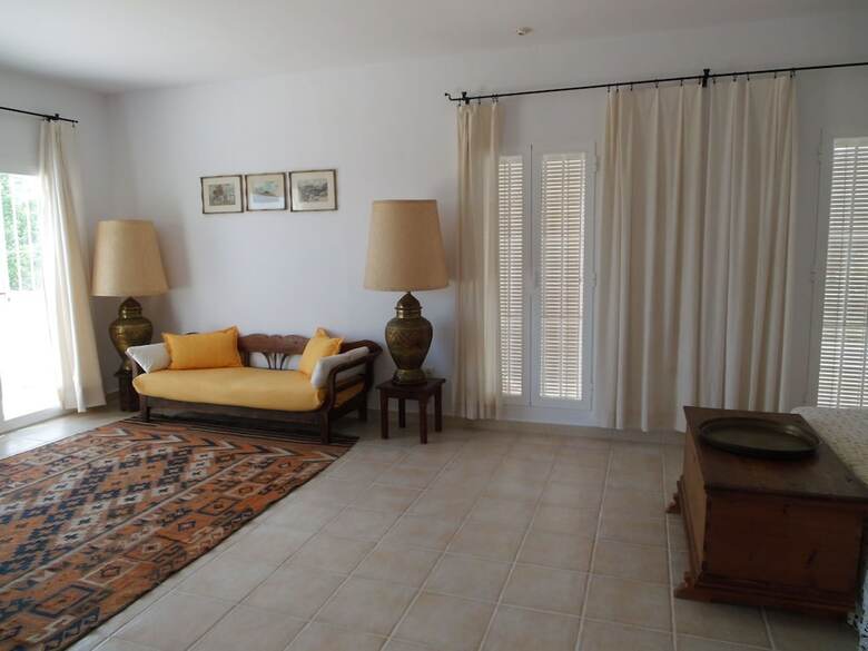 032 Villa Albardanera