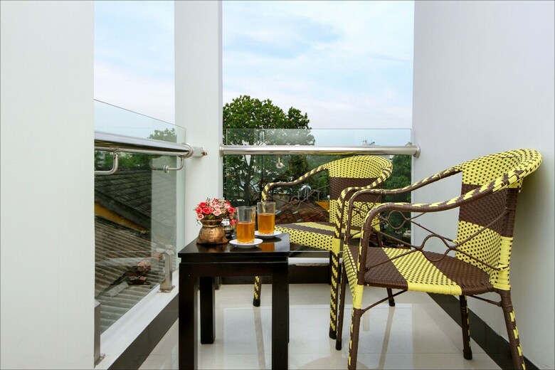 Hotel Flame Flowers Homestay