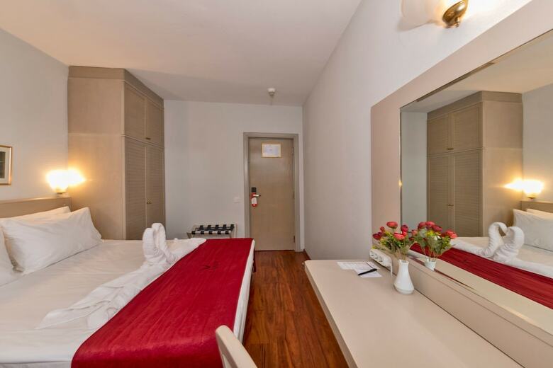 Veyron Park Hotel