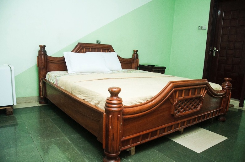 Abanet Hotel & Suites