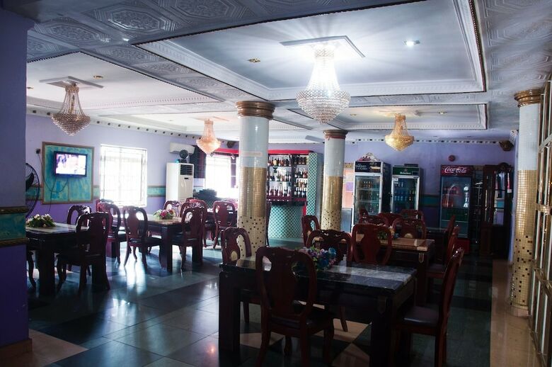 Abanet Hotel & Suites