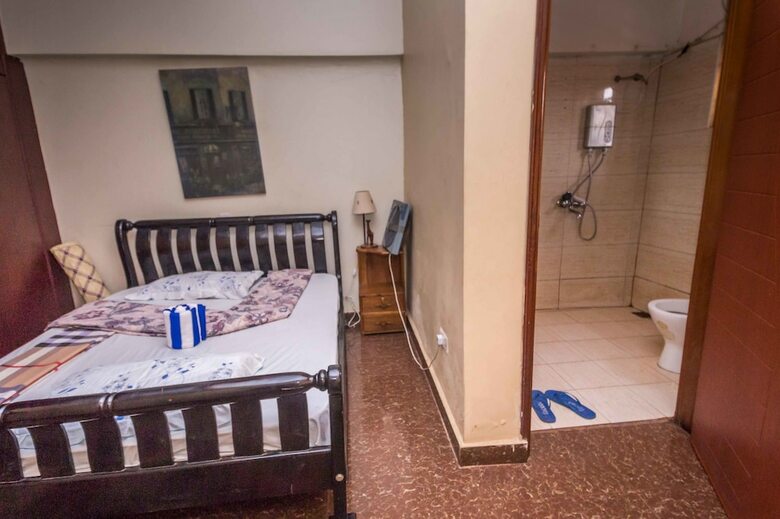 Giraffe Park Hotel