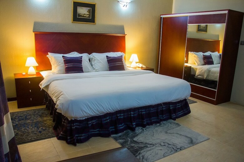 The Palmview Manor Hotel