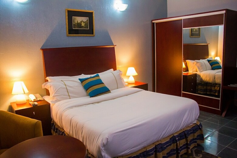 The Palmview Manor Hotel