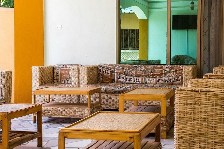 Tropical Suites Hotel