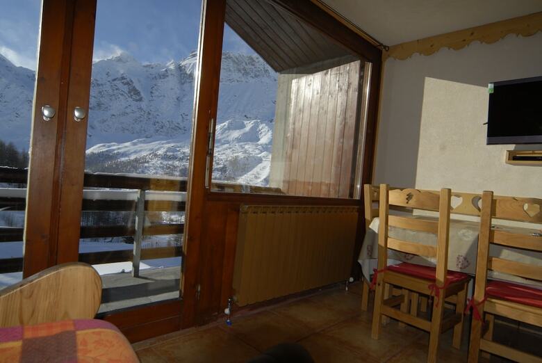 Front Ski Slope Cervinia Apartments