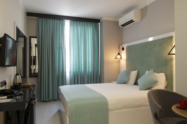 Des Suites Hotel