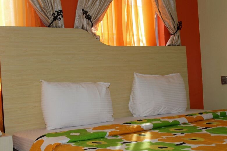 Osajamen Hotel