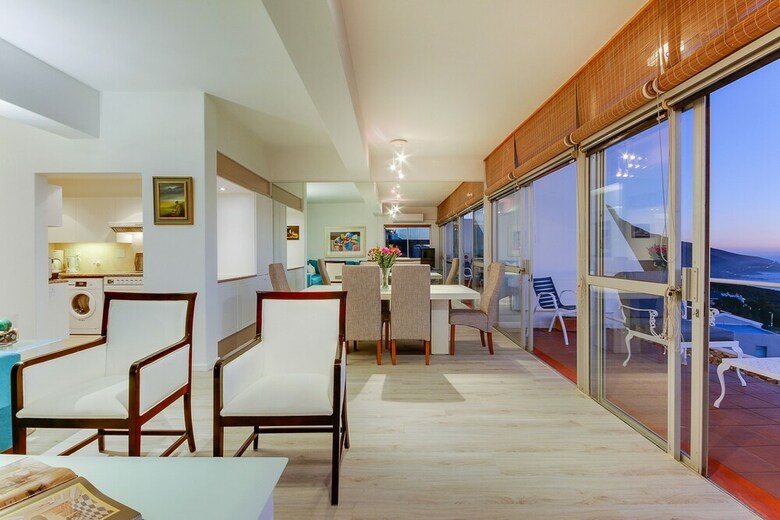 Apartamentos Aguila Views