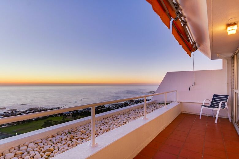 Apartamentos Aguila Views