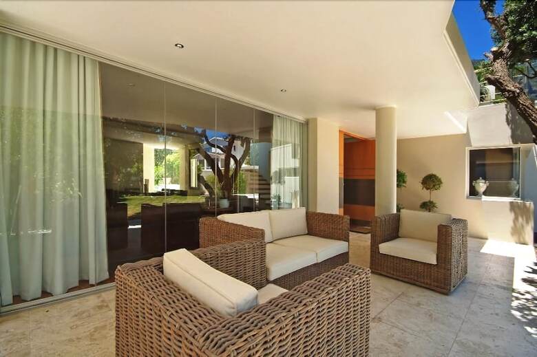 Silvertree - Six Bedroom Villa, Sleeps 12