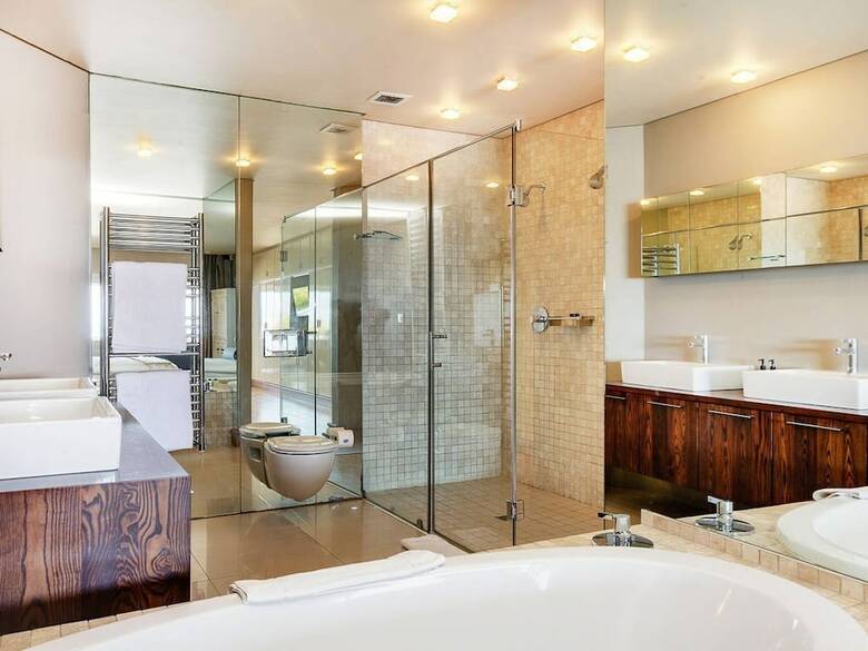 Rhapsody - Two Bedroom Apartment, Sleeps 4