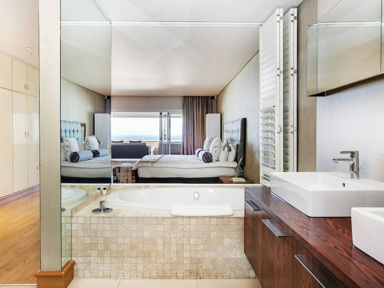 Rhapsody - Two Bedroom Apartment, Sleeps 4