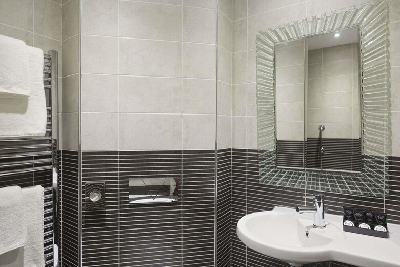 Hotel Ramada By Wyndham Oldbury Birmingham