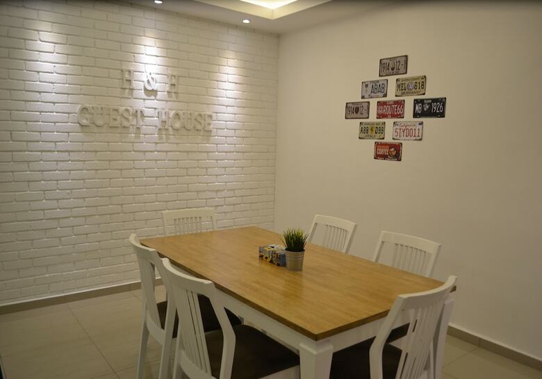H & H Guesthouse 2