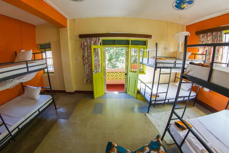 Hostal We Travel Hostel