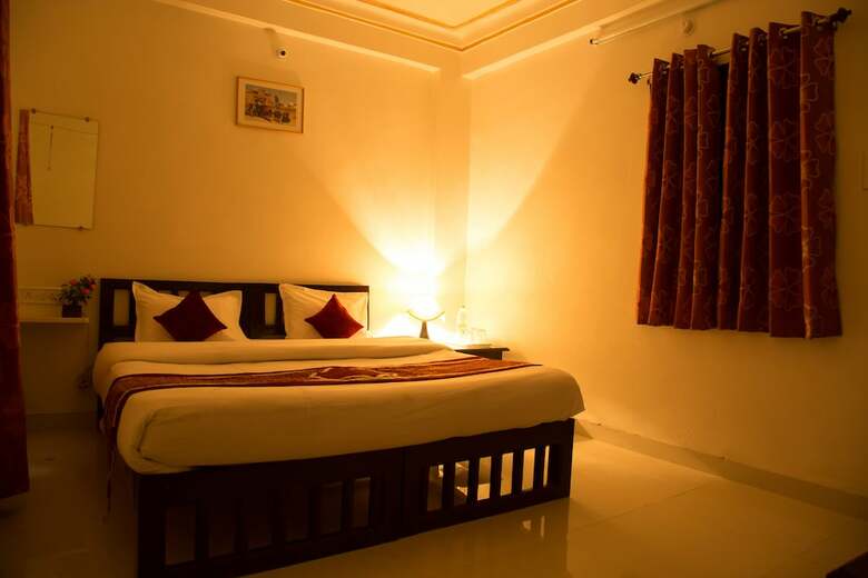 Hotel Nahargarh Palace