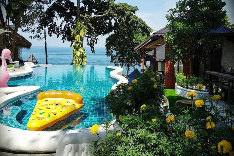 Hotel Clear View Resort