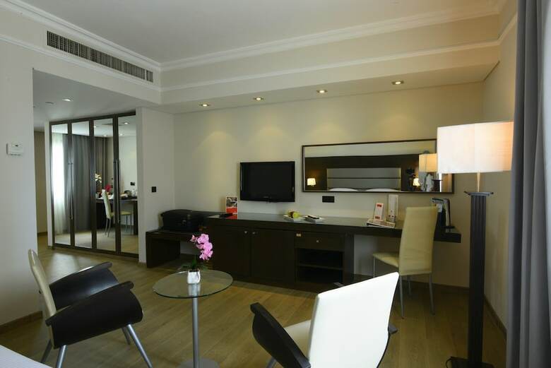Hotel Ramada By Wyndham Downtown Beirut