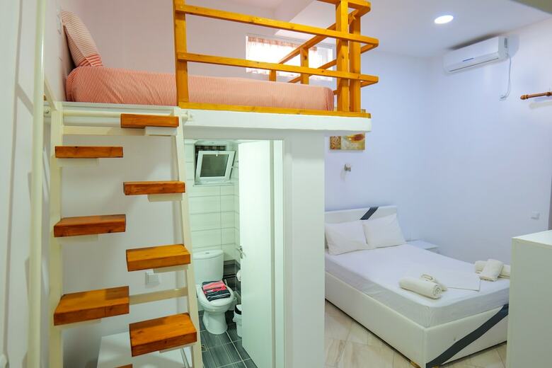 Hotel Chris