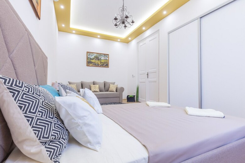 Real Apartments Zoltan