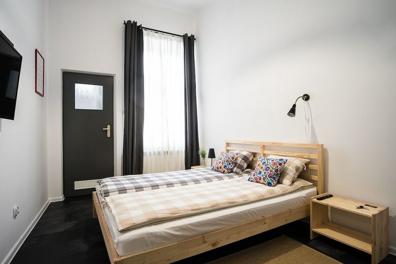 Hostal Hostel Likehome