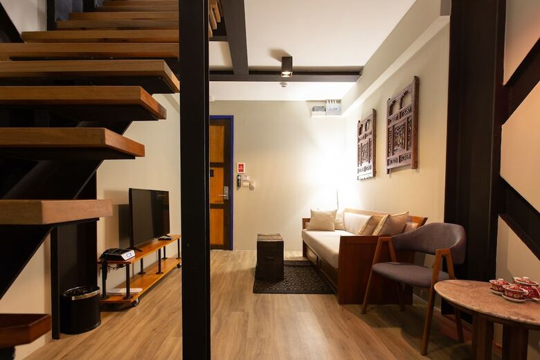 Hotel Prince Theatre Heritage Stay