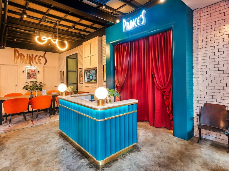 Hotel Prince Theatre Heritage Stay