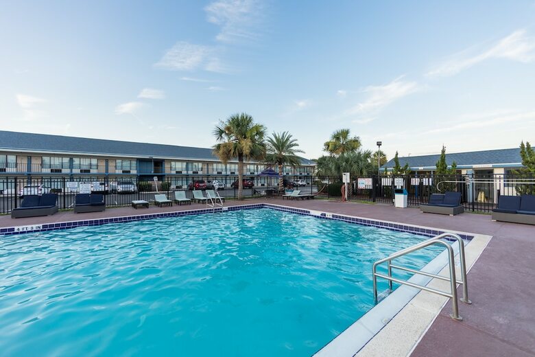 Ocean Coast Hotel At The Beach