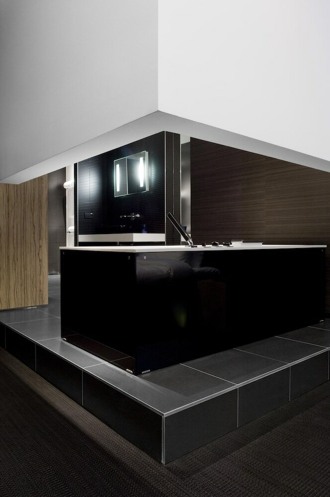 Carbon Hotel - Different Hotels