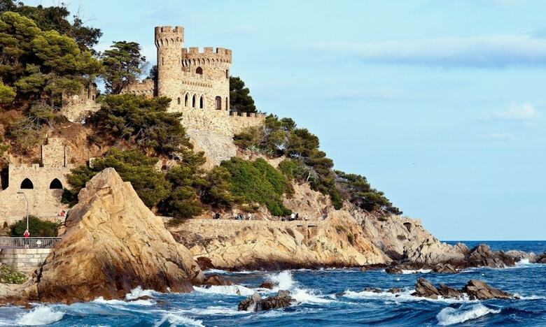 Villa In Lloret De Mar By Mo Rentals