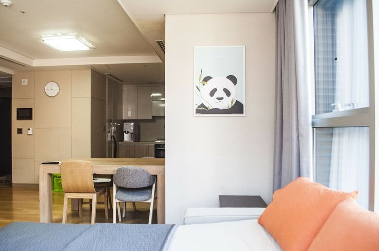 Canal Walk Aparthotel