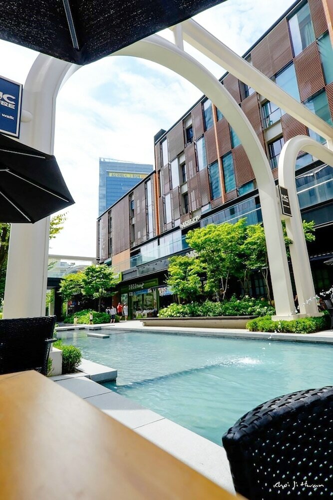 Canal Walk Aparthotel