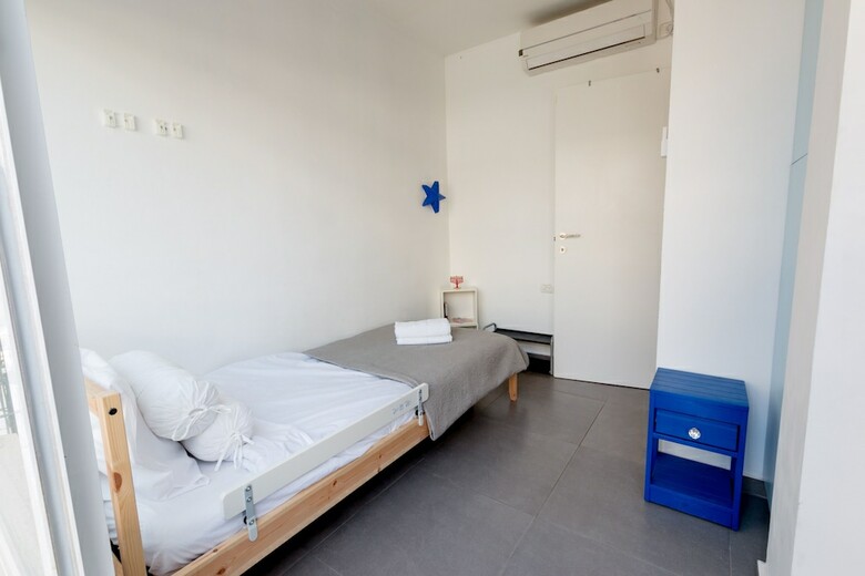 Perfect 2 Br Apart Levinsky Market