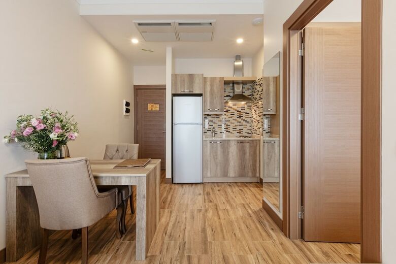 Mari Suites Hotel
