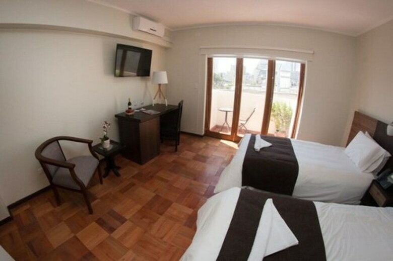 Hotel Plaza �u�oa