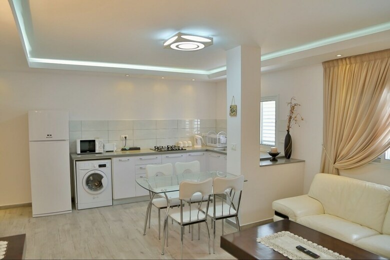 The Seasons Beach Apartment 2